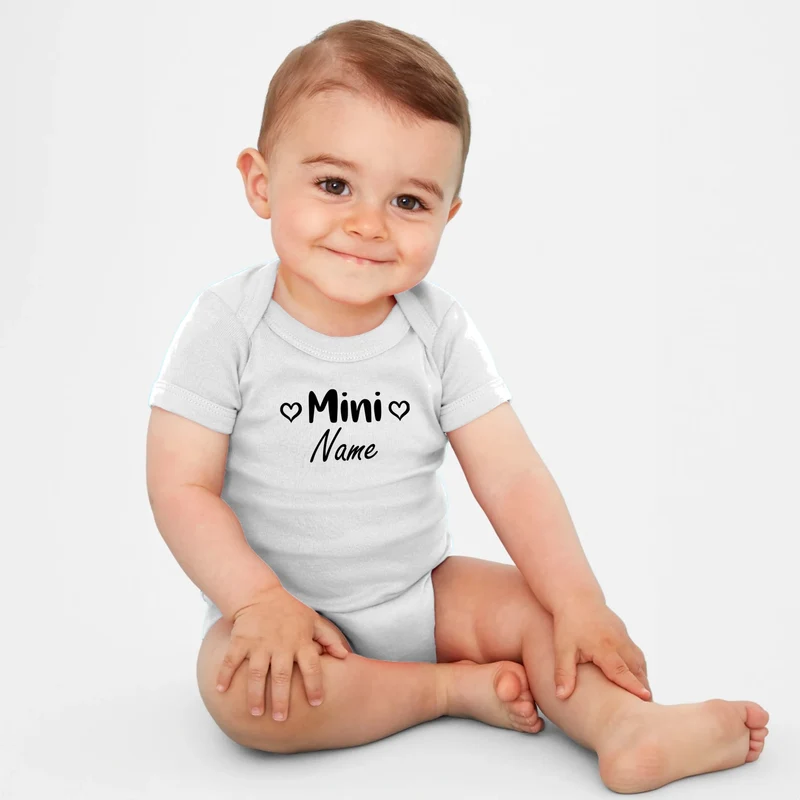 Personalisierter Babybody - Mini "Name" von Papa oder Mama - Baby-Strampler