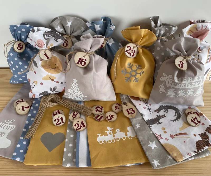 Adventskalender,Landhausstil Adventskalender zum Befüllen, Adventskalender Zahlen aus Holz, blau/senfgelb/taupe