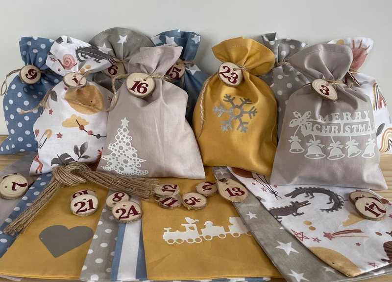 Adventskalender,Landhausstil Adventskalender zum Befüllen, Adventskalender Zahlen aus Holz, blau/senfgelb/taupe