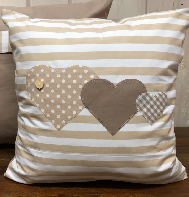 Landhausstil Kissenhülle * Kissenbezug * Dekokissen „ Herzen„ beige/weiß gestreift