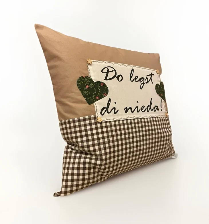 Landhausstil Kissenhülle, Kissenbezug, Dekokissen „Do legst di nieder „ braun/beige