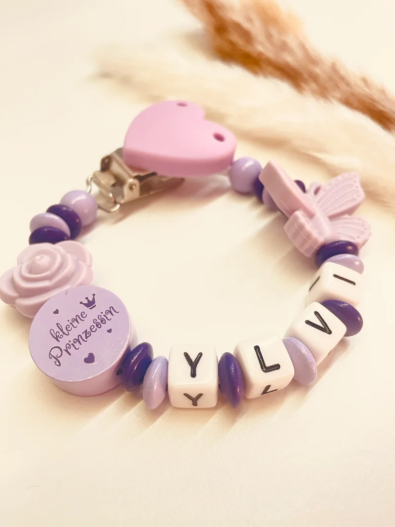 Schnullerkette personalisiert Schmetterling Rose kleine Prinzessin flieder