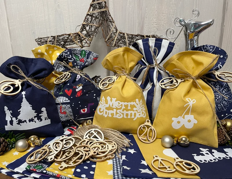 Adventskalender,Landhausstil Adventskalender zum Befüllen, 24 Säckchen zum Advent , Adventskalender Zahlen aus Holz, blau/gelb