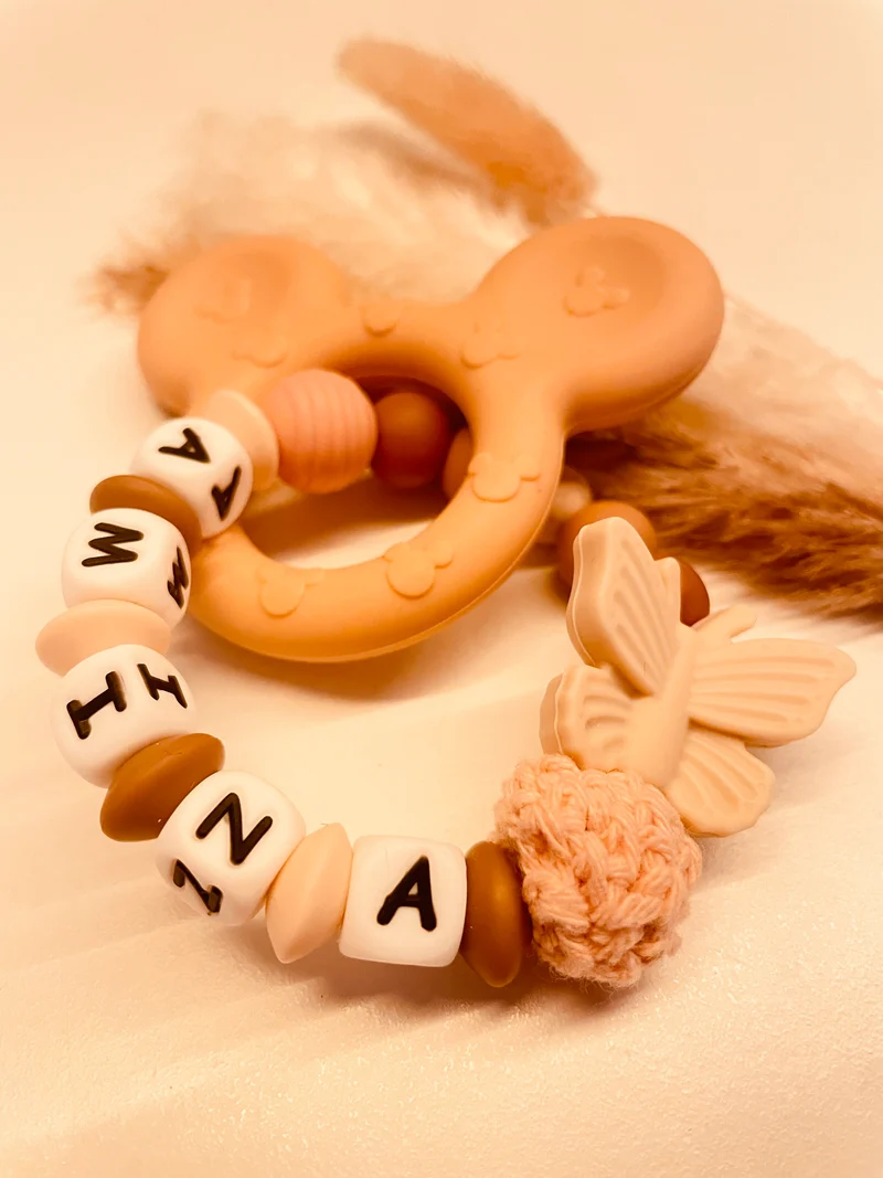 Schnullerkette, Kinderwagenkette, Greifring Maus Schmetterling gehäkelt braun peach beige