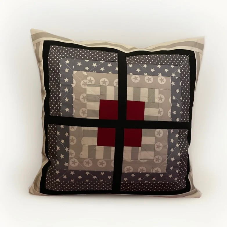 Patchwork Kissenhülle, Landhausstil Kissenbezug, grau/ rot/ weiß 40x40cm