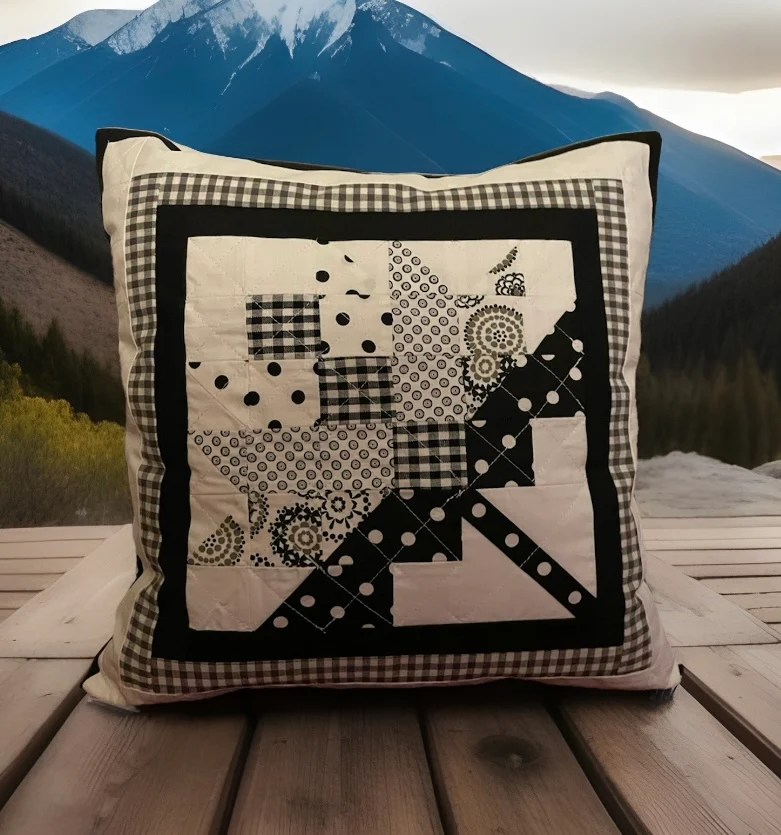 Patchwork Kissenhülle, Landhausstil Kissenbezug, weiß/schwarz 40x40cm