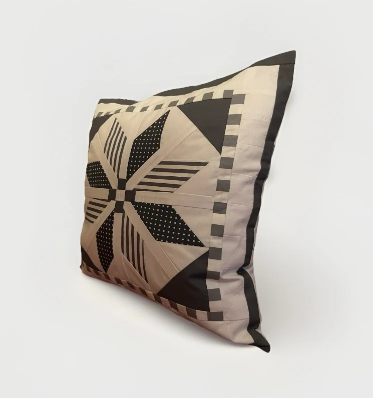 Patchwork Kissenhülle, Landhausstil Kissenbezug, grau/weiß 40x40cm
