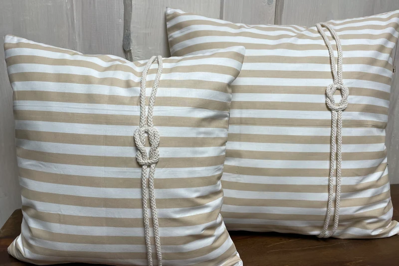 1 Maritime Kissenhülle, Landhausstil Kissenbezug * Seemannsknoten * beige/weiß gestreift