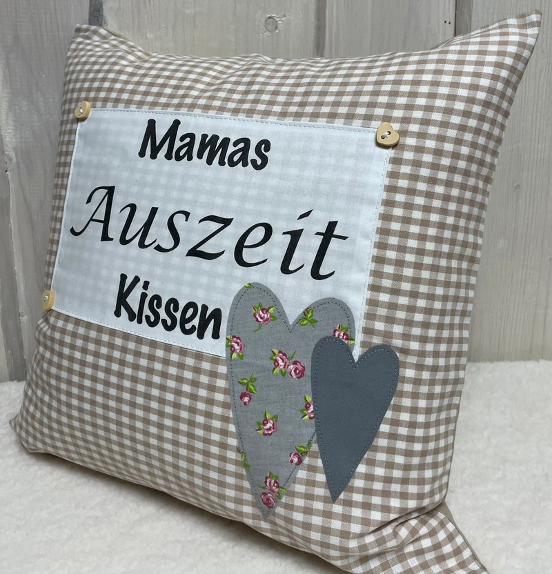 Landhausstil Kissenhülle * Kissenbezug * beige/weiß kariertes Dekokissen „Mamas Auszeit Kissen“