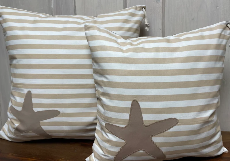 1 Maritime Kissenhülle, Landhausstil Dekokissen *Seestern* beige/weiß gestreift