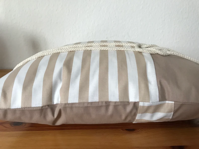 Maritime Kissenhülle, Landhausstil Dekokissen Seemannsknoten beige/weiß gestreift