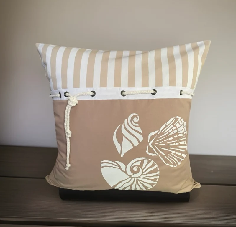 Maritime Kissenhülle, Landhausstil Kissenbezug, Muscheln beige /weiß