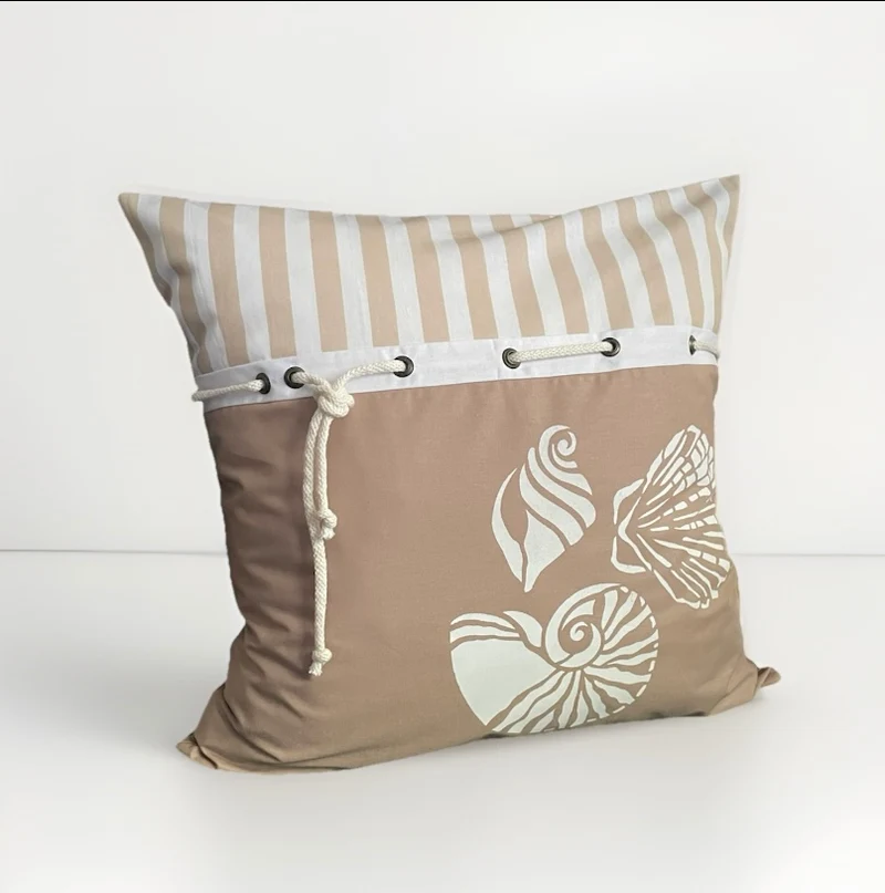 Maritime Kissenhülle, Landhausstil Kissenbezug, Muscheln beige /weiß