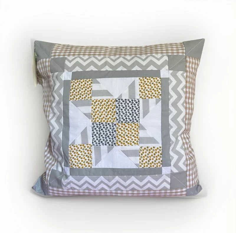 Patchwork Kissenhülle, Landhausstil Kissenbezug, grau/weiß/gelb 40x40cm