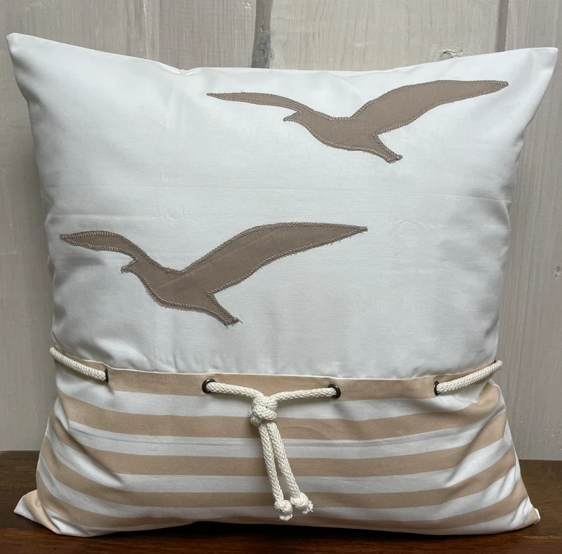 1 Maritime Kissenhülle, Landhausstil Kissenbezug * Möwen * weiß/beige