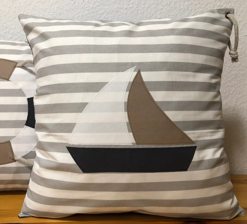 Maritime Kissenhülle, Landhausstil Kissen * Segelboot * grau/weiß/beige