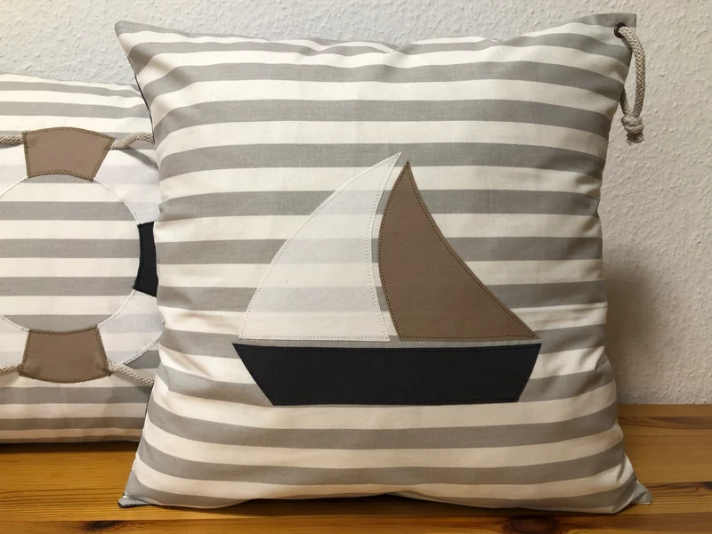Maritime Kissenhülle, Landhausstil Kissen * Segelboot * grau/weiß/beige
