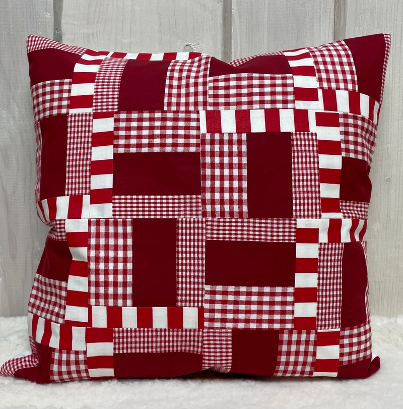 Patchwork Kissenhülle, Landhausstil Kissenbezug, rot/weiß 40x40cm.