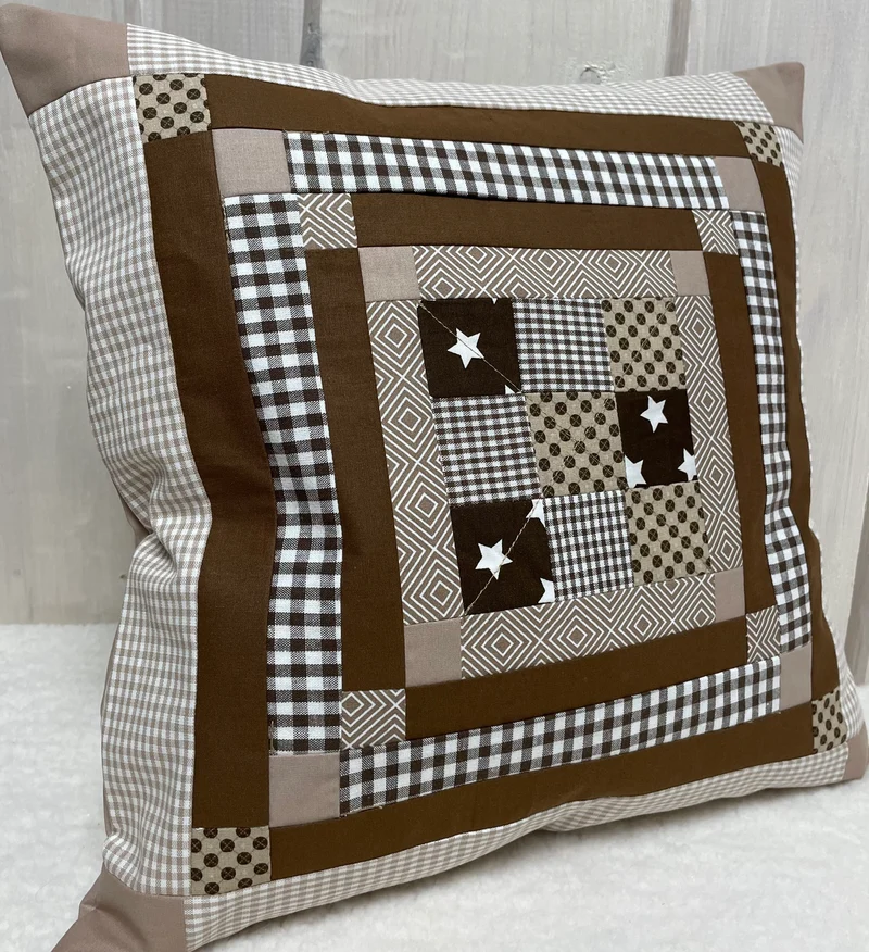 Patchwork Kissenhülle, Landhausstil Kissenbezug, beige /braun 40x40cm.