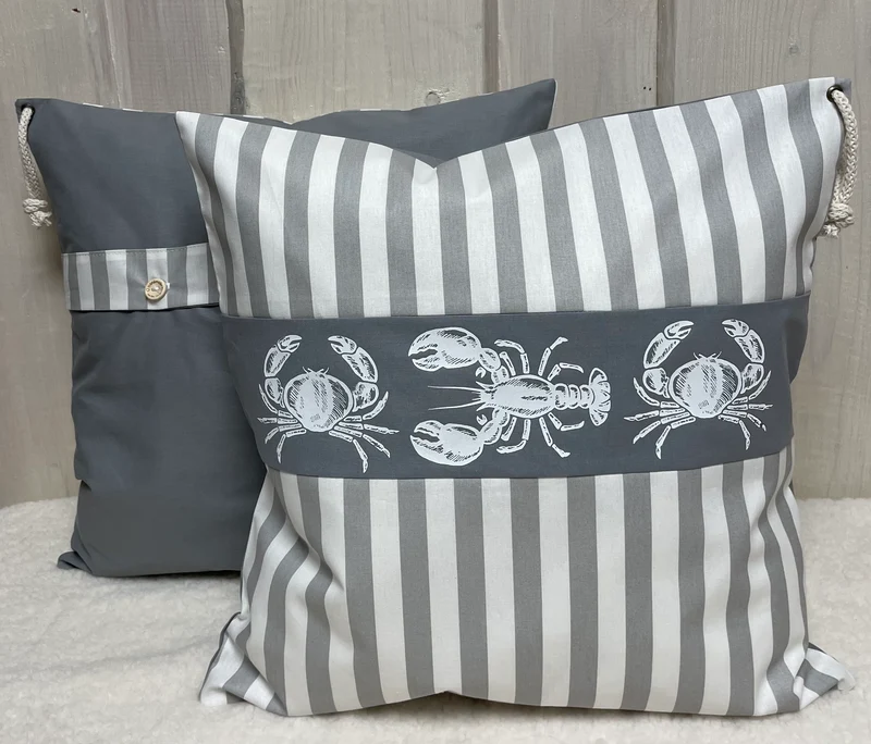 Maritime Kissenhülle, Landhausstil Kissen, Krebse grau/weiß