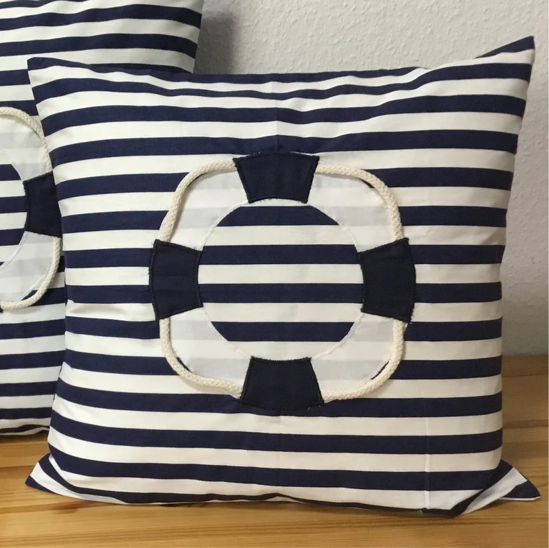 Maritime Kissenhülle, Landhausstil Kissenbezug, Rettungsring blau/weiß gestreift