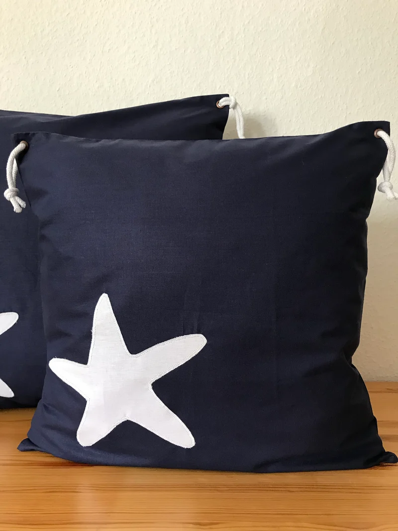 1x Maritime Kissenhülle, Landhausstil Dekokissen, Seestern. blau/weiß
