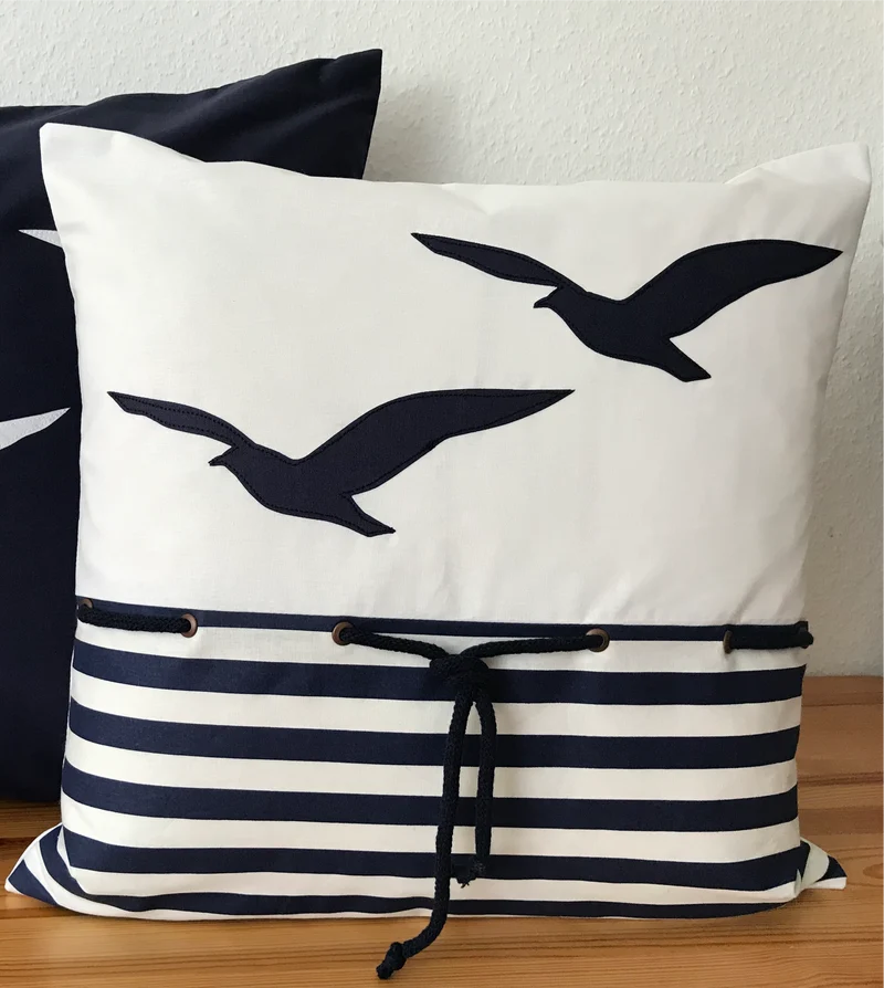 1x Maritime Kissenhülle, Kissenbezug, Landhausstil Kissen, Dekokissen Möwen weiß