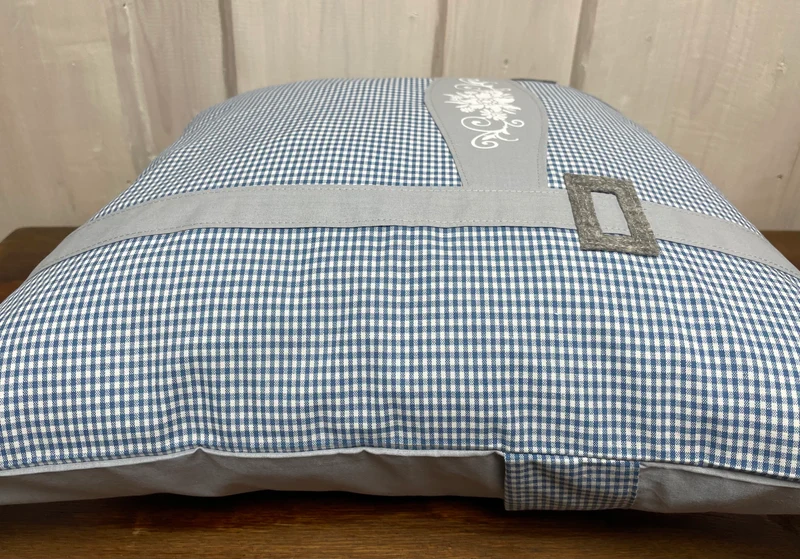 Landhausstil Kissenhülle * Kissenbezug * blau/grau kariertes Dekokissen * Hosenträger *