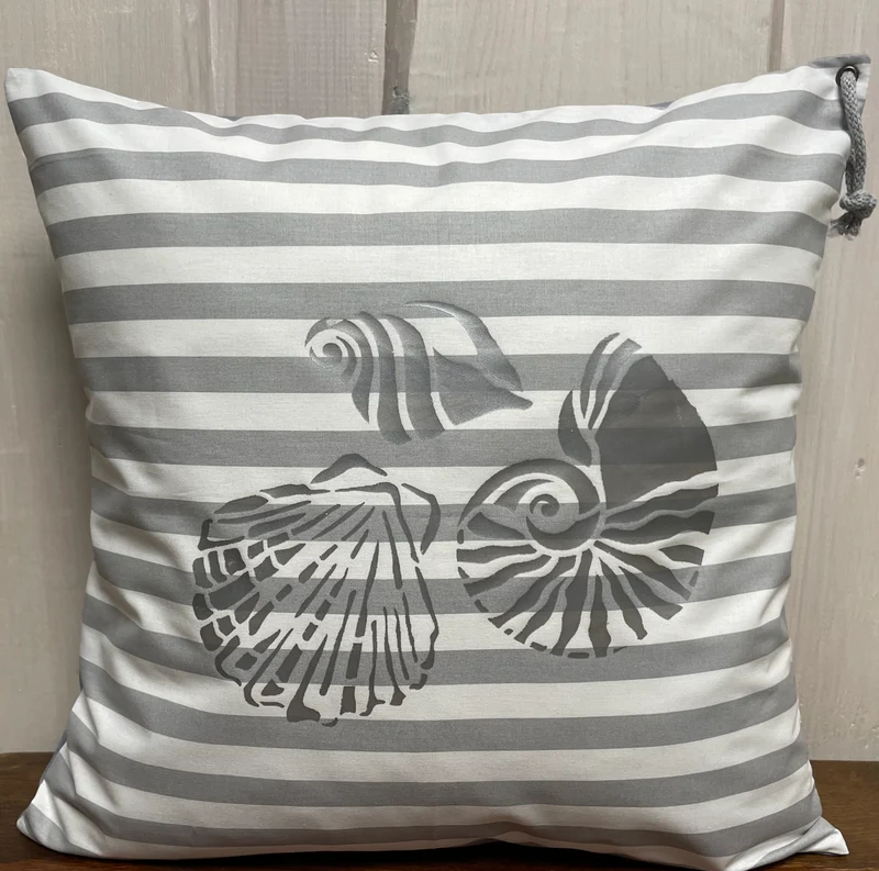 Maritime Kissenhülle, Kissenbezug, Landhausstil Kissen * Muscheln * grau/weiß