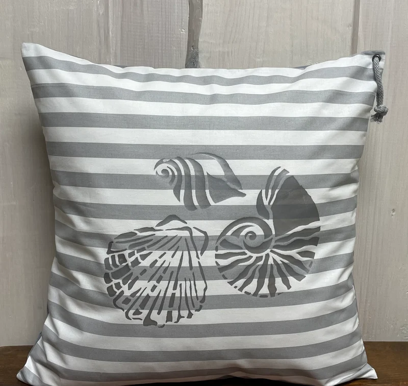 Maritime Kissenhülle, Kissenbezug, Landhausstil Kissen * Muscheln * grau/weiß
