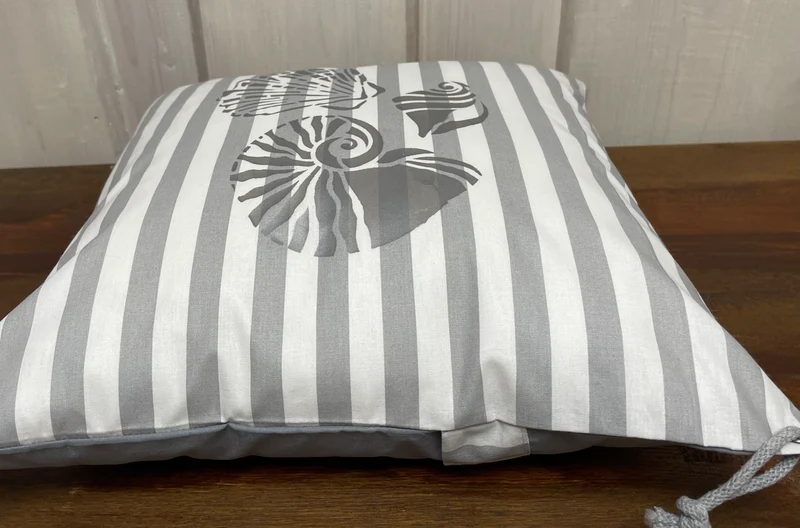 Maritime Kissenhülle, Kissenbezug, Landhausstil Kissen * Muscheln * grau/weiß