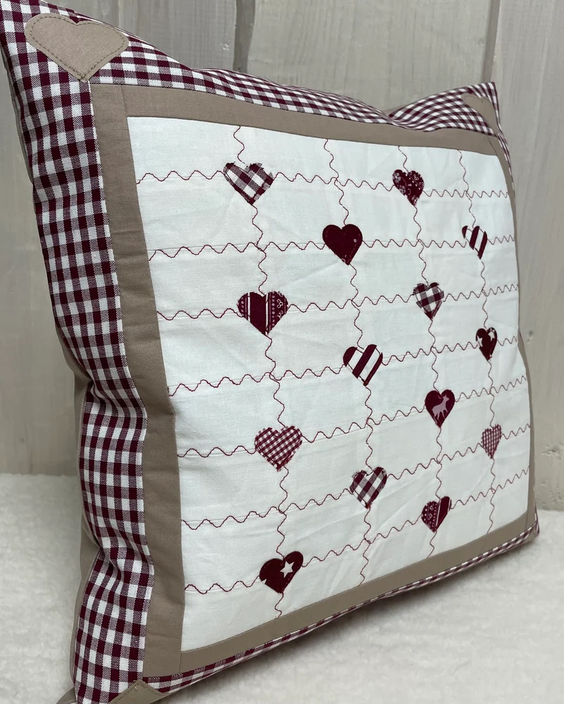 Patchwork Kissenhülle, Landhausstil Kissenbezug, dunkelrot /beige /weiß 40x40cm.