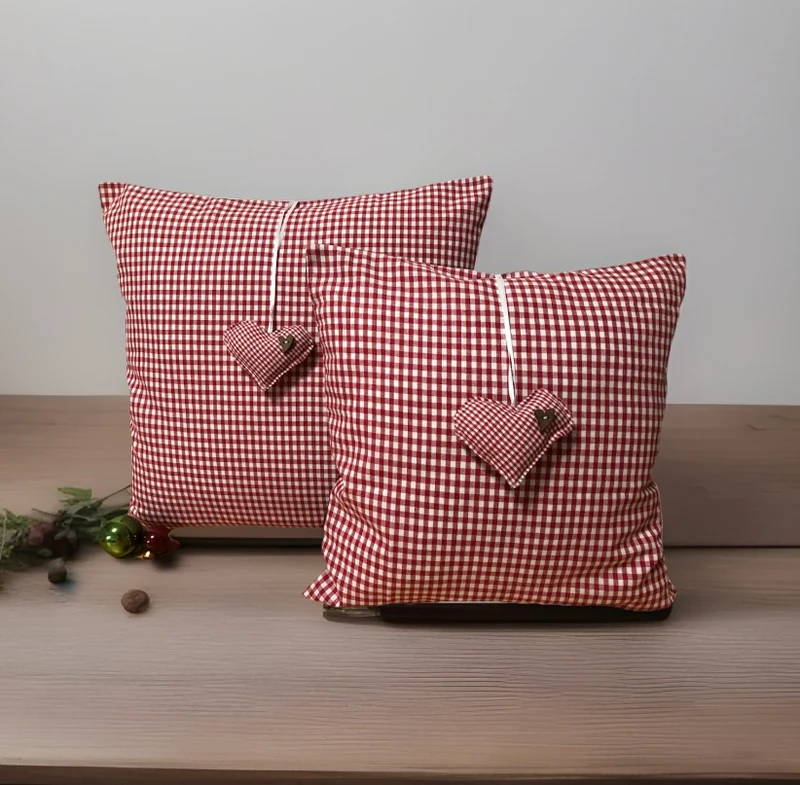 Landhausstil Kissenhülle * Kissenbezug * rot/weiß/braun kariertes Dekokissen mit Herzanhänger