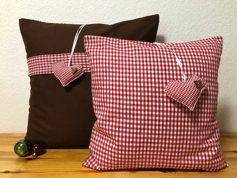 Landhausstil Kissenhülle * Kissenbezug * rot/weiß/braun kariertes Dekokissen mit Herzanhänger