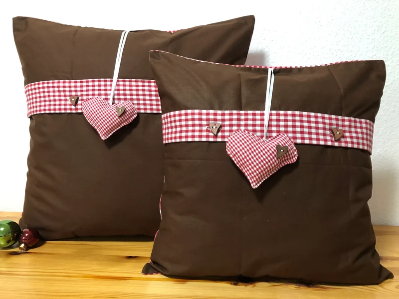 Landhausstil Kissenhülle * Kissenbezug * rot/weiß/braun kariertes Dekokissen mit Herzanhänger