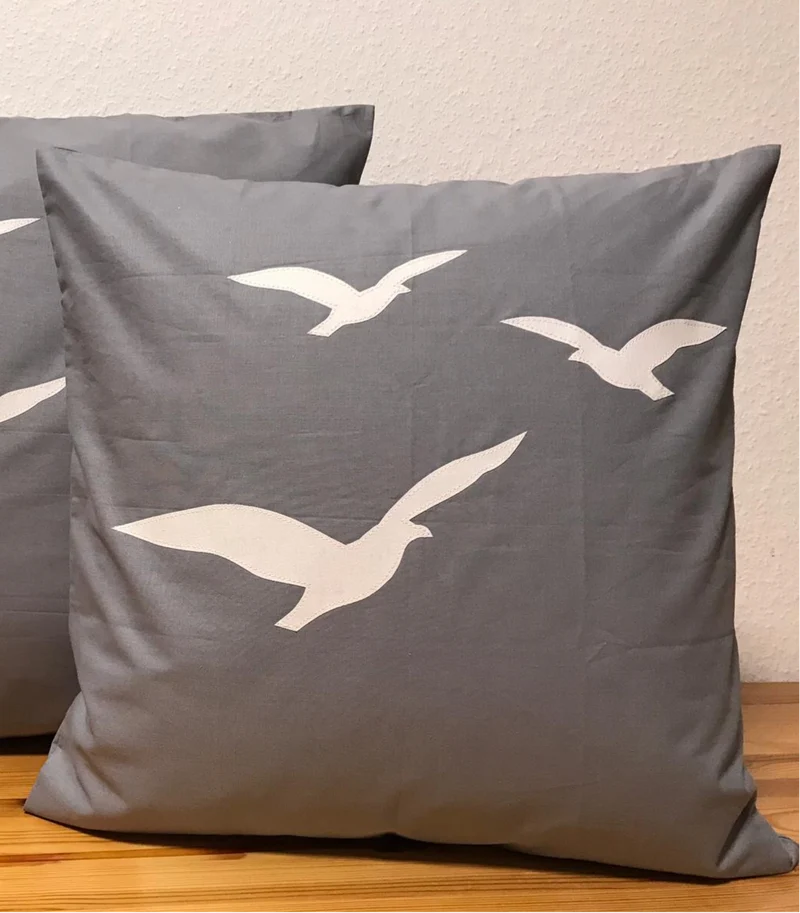 Maritime Kissenhülle, Landhausstil Dekokissen * Möwen * grau/weiß