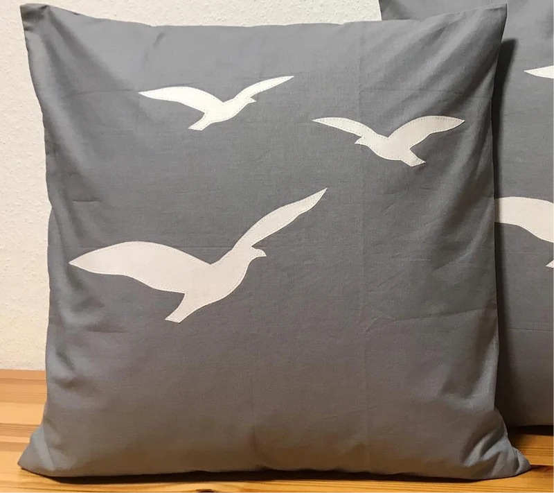 Maritime Kissenhülle, Landhausstil Dekokissen * Möwen * grau/weiß