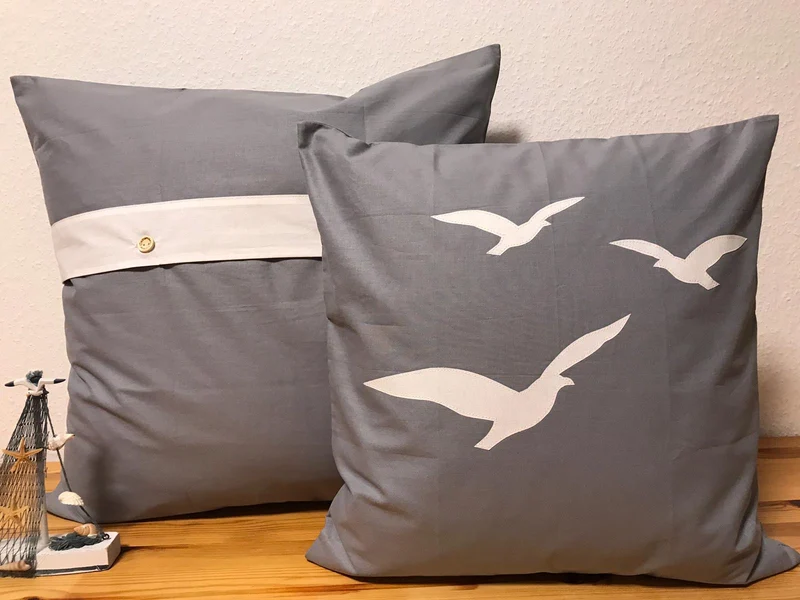 Maritime Kissenhülle, Landhausstil Dekokissen * Möwen * grau/weiß