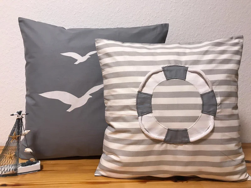 Maritime Kissenhülle, Landhausstil Dekokissen * Möwen * grau/weiß