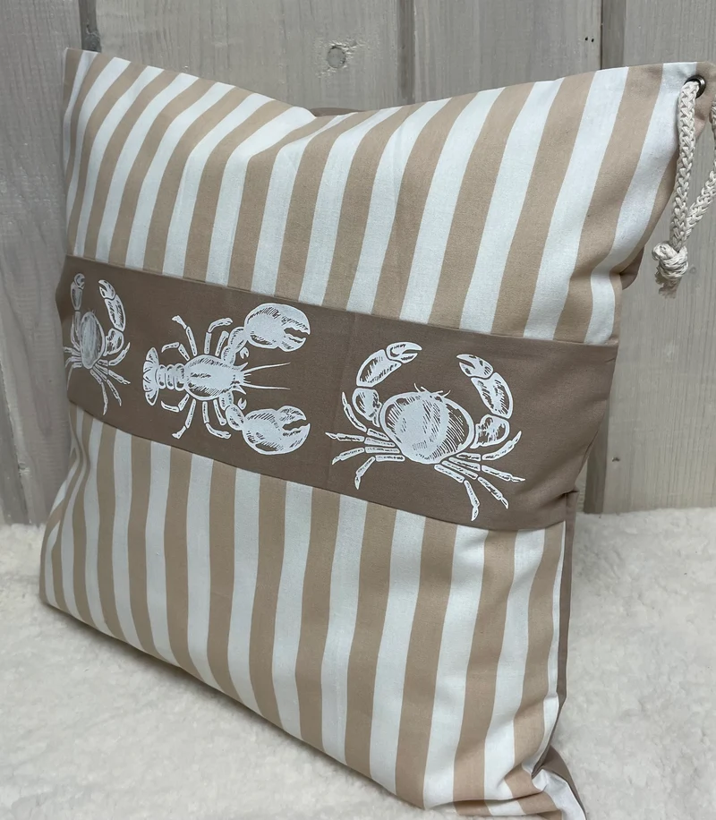 Maritime Kissenhülle, Landhausstil Dekokissen * Krebse * beige/weiß
