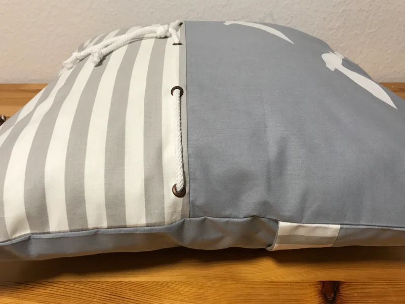 Maritime Kissenhülle, Kissenbezug, Landhausstil Kissen * Möwen * grau/weiß