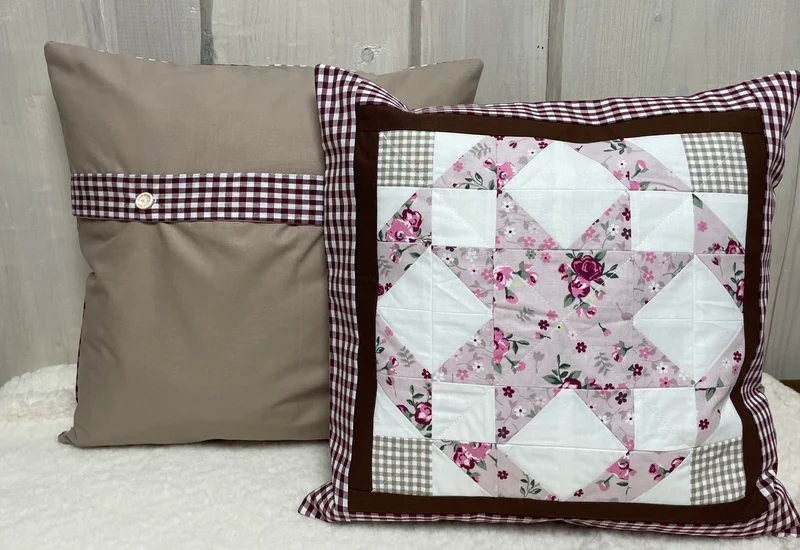 Patchwork Kissenhülle, Landhausstil Kissenbezug, beige/altrosa/rot 40x40cm.