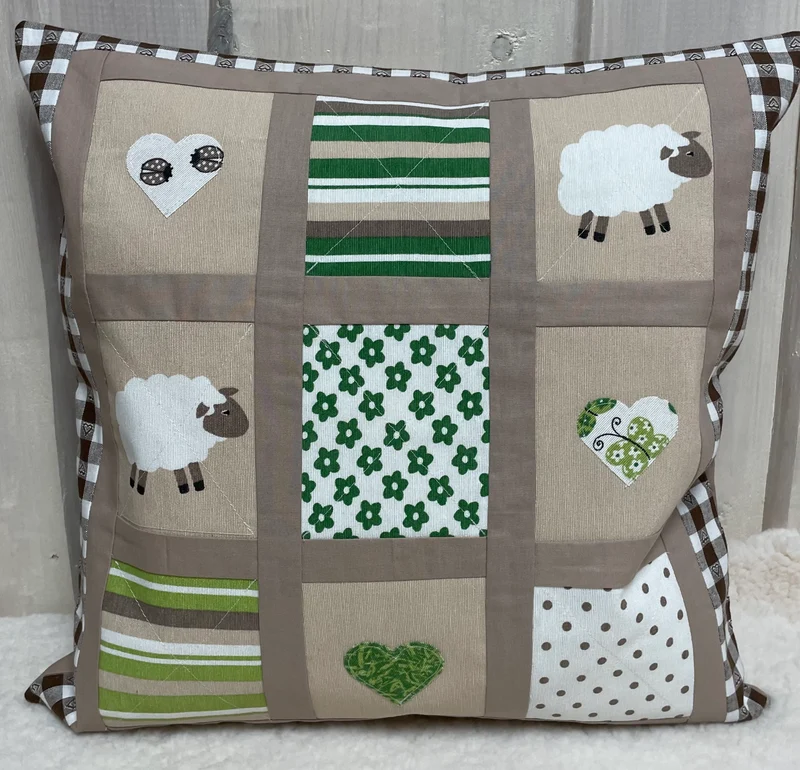 Patchwork Kissenhülle, Landhausstil Kissenbezug, braun/grün 40x40cm.