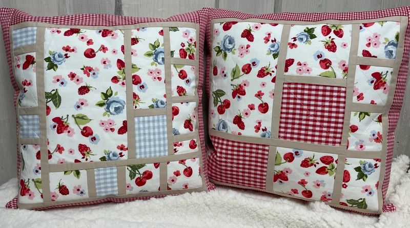 Patchwork Kissenhülle, Landhausstil Kissenbezug * rot/beige/blau 40x40cm.