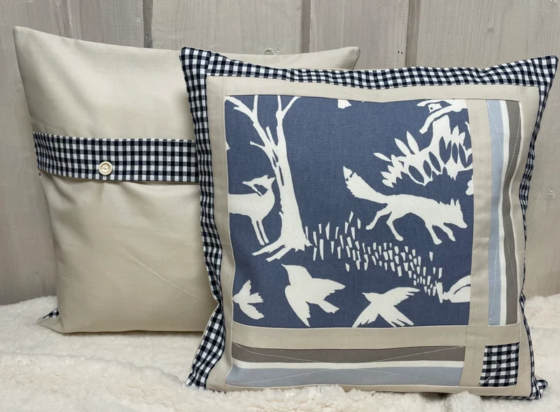 Patchwork Kissenhülle, Landhausstil Kissenbezug, blau / creme 40x40cm.