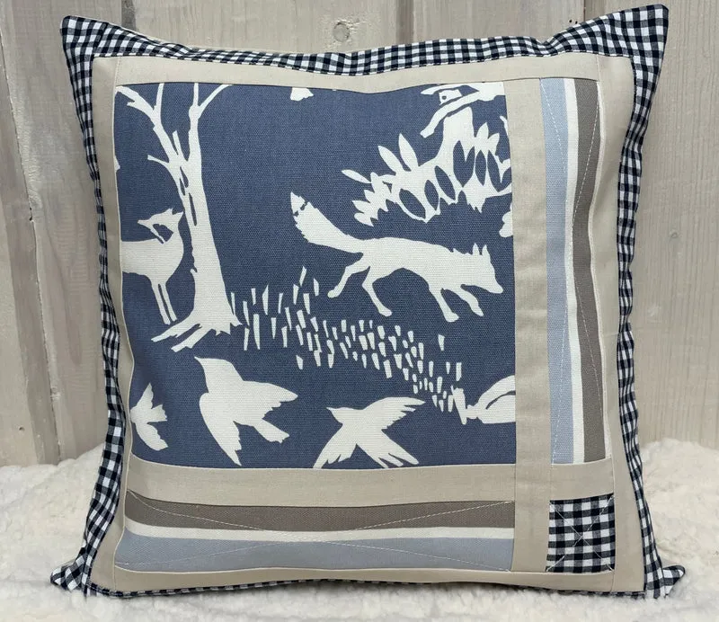 Patchwork Kissenhülle, Landhausstil Kissenbezug, blau / creme 40x40cm.