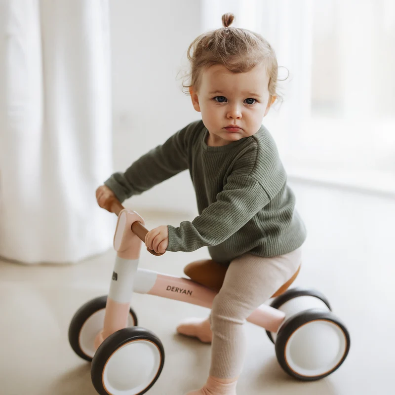 Milo Loopfiets - Speelgoed Vanaf 1 jaar - Roze