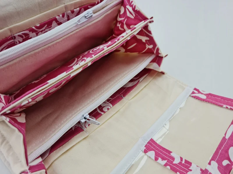 Geldbörse Uhren Blumen burgund von Atelier MiaMia