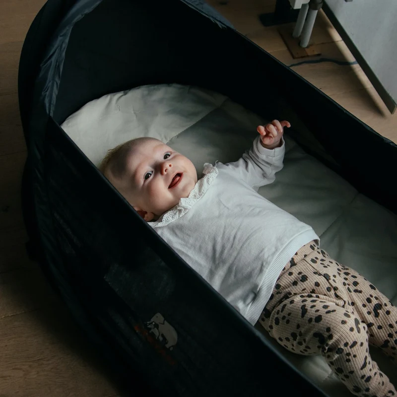 Deryan Infant BabyBox Camping Kinderbett - Baby Moskitonetz - Schwarz