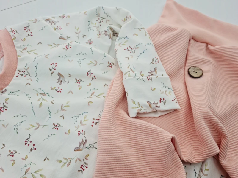 Coole Pumphose oder Babyset mit Knopf bis Gr. 140 gerippt aprico von Atelier MiaMia